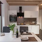 Appartement Moderne Ferienwohnung-seenaehe-terrasse-parkplatz-wallbox-fahrradparkplatz *