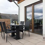 Moderne Ferienwohnung-seenaehe-terrasse-parkplatz-wallbox-fahrradparkplatz * Hürtgenwald