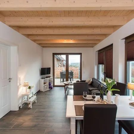 Moderne Ferienwohnung-Seenaehe-Terrasse-Parkplatz-Wallbox-Fahrradparkplatz Hürtgenwald