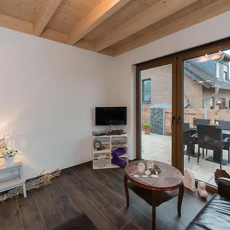 Moderne Ferienwohnung-Seenaehe-Terrasse-Parkplatz-Wallbox-Fahrradparkplatz *