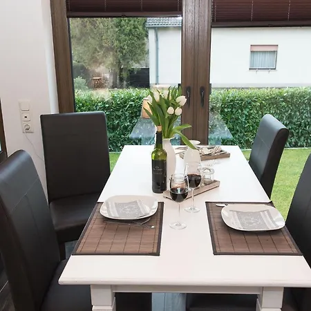 Daire Moderne Ferienwohnung-seenaehe-terrasse-parkplatz-wallbox-fahrradparkplatz Hürtgenwald