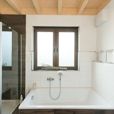 Moderne Ferienwohnung-Seenaehe-Terrasse-Parkplatz-Wallbox-Fahrradparkplatz Daire Hürtgenwald