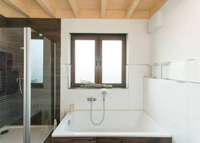 Moderne Ferienwohnung-seenaehe-terrasse-parkplatz-wallbox-fahrradparkplatz Апартаменты Hurtgenwald