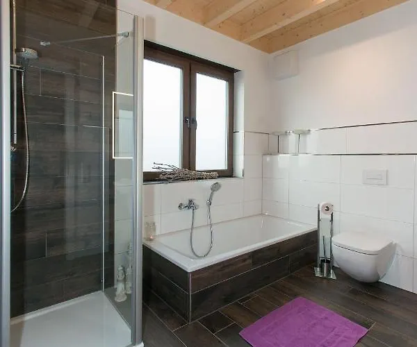 Moderne Ferienwohnung-Seenaehe-Terrasse-Parkplatz-Wallbox-Fahrradparkplatz Lejlighed Hürtgenwald